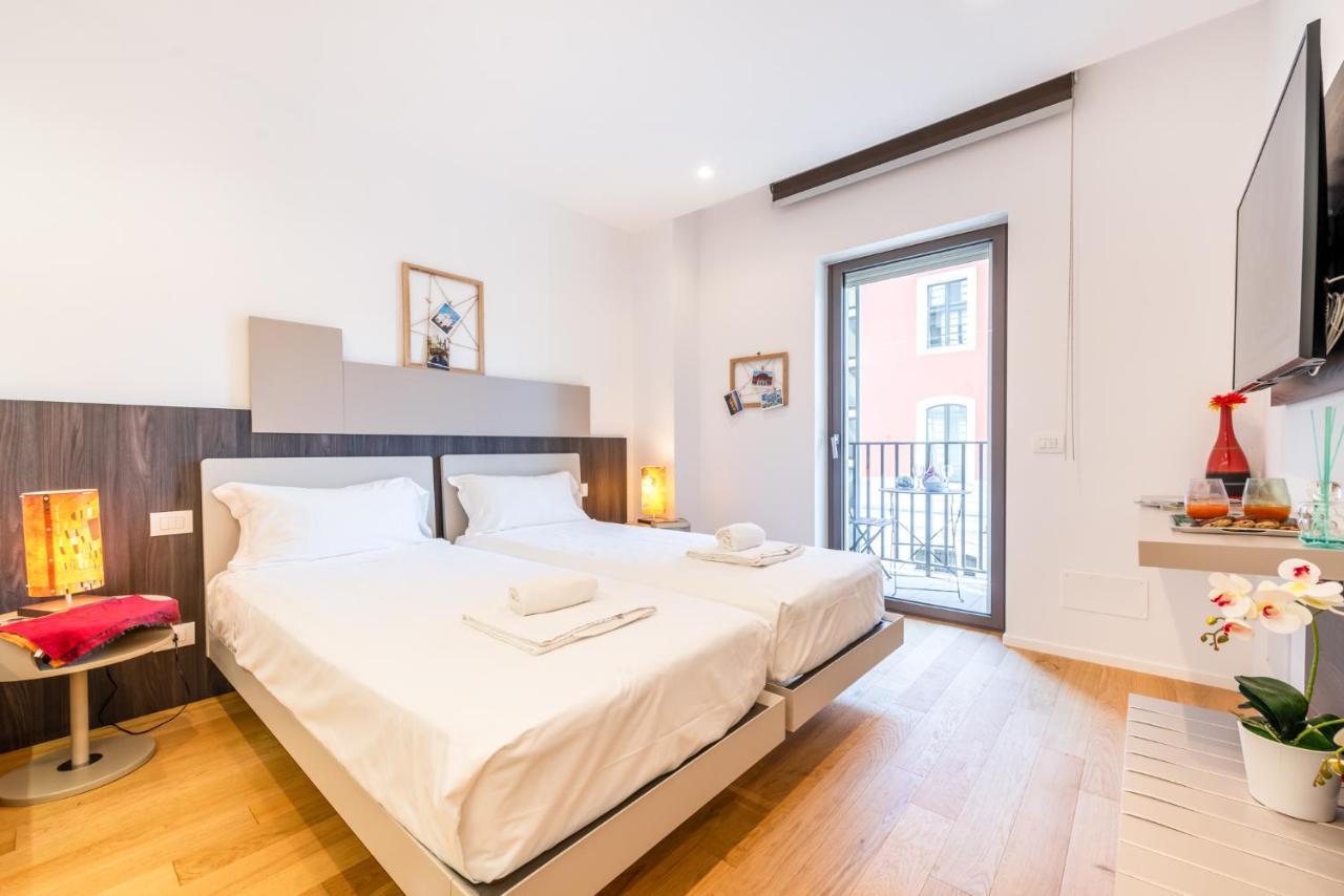 Central & Elegant Room Near The Station Бари Екстериор снимка